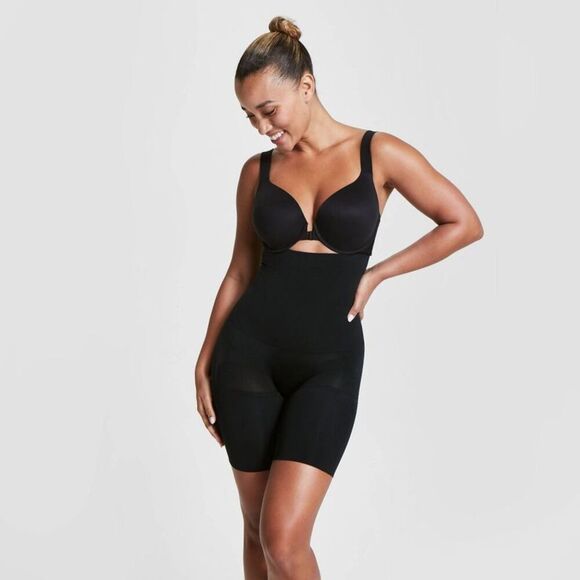ASSETS by SPANX - ASSETS SPANX Mid-Thigh Shaping Shorts Seamless Bla Black - Picture 1 of 4